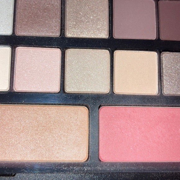 Palette - Picture 3 of 5